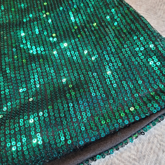 ✨️Sparkly Green Tank Top - Picture 3 of 5